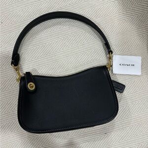 Coach swinger 20 - no straps